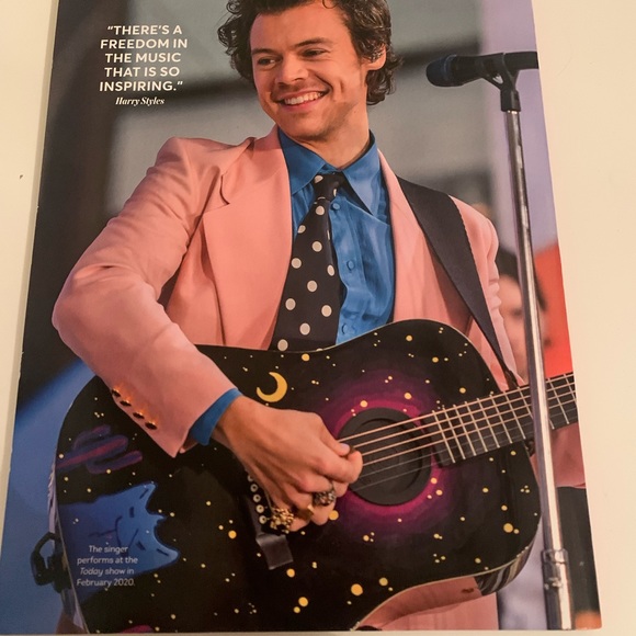 Harry Styles Magazine! - Picture 3 of 4